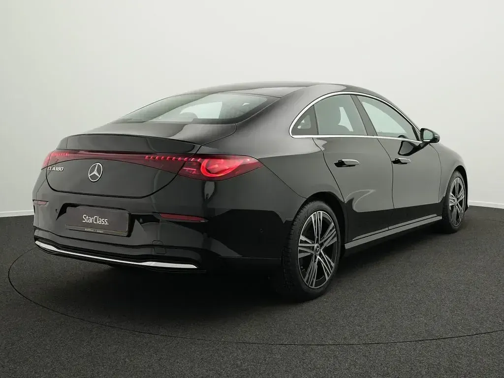 Gebraucht Mercedes CLA180 Progressive 136 PS (100 kW) 2026 Schwarz Limousine