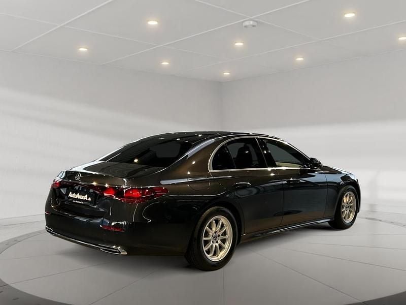 Gebraucht Mercedes E220 Avantgarde 197 PS (144 kW) 2025 Metalliclack graphitgrau Limousine