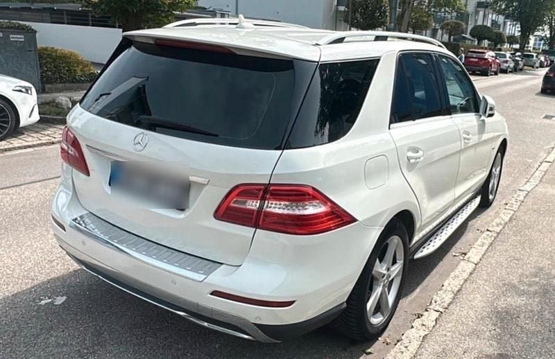 Gebraucht Mercedes ML250 204 PS (150 kW) 2012 Weiß SUV
