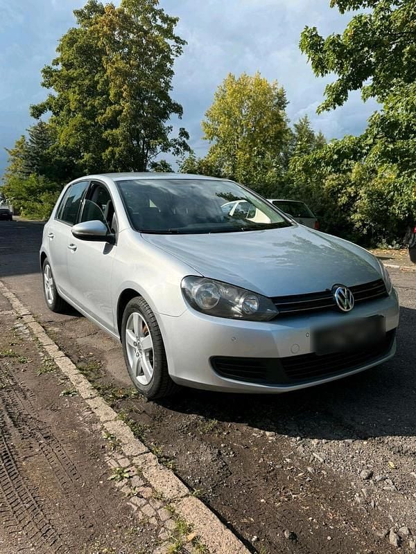 Grau Gebraucht 2011 VW Golf VI Kleinwagen | 4.950 € (Etwas zu teuer) - Bild 1/4