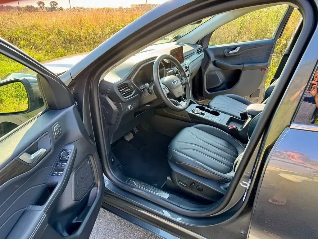 Gebraucht Ford Kuga Vignale 225 PS (165 kW) 2022 Grau SUV