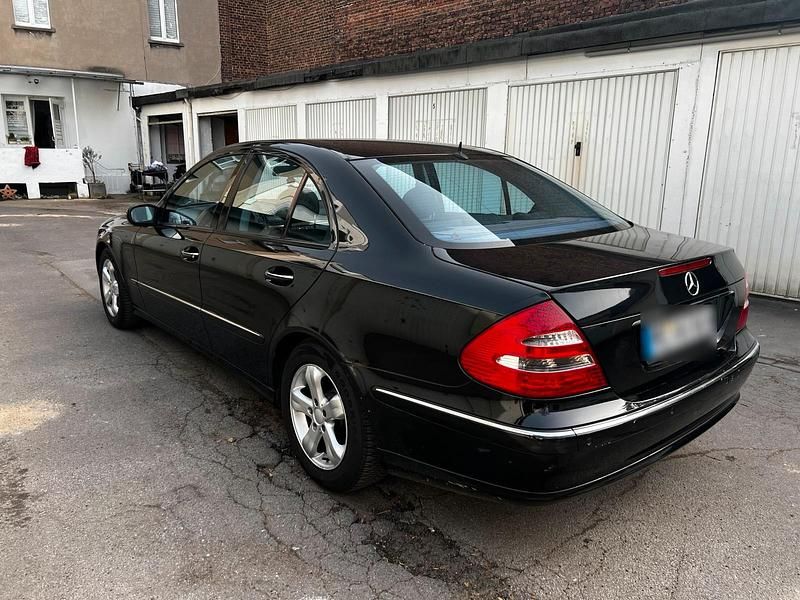 Gebraucht Mercedes E350 272 PS (200 kW) 2006 Schwarz Limousine