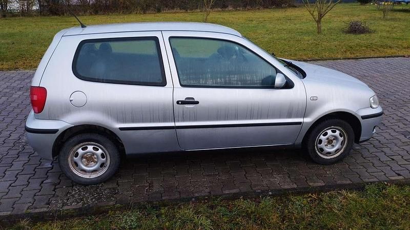 Gebraucht VW Polo 60 PS (44 kW) 2000 Silber Limousine