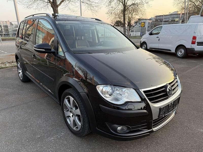 Gebraucht VW Touran Cross 140 PS (102 kW) 2010 Deep black perleffekt Van / Kleinbus