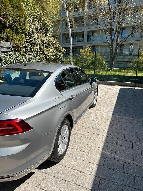 Używany VW Passat 120 KM (88 kW) 2015 Srebrny Sedan/Limuzyna