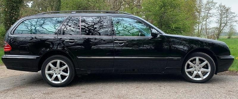 Gebraucht Mercedes E280 204 PS (150 kW) 2001 Schwarz Kombi