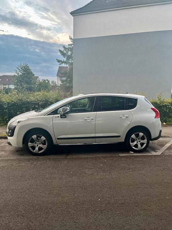 Weiß Gebraucht 2013 Peugeot 3008 SUV | 8.999 € (Teuer) - Bild 1/4