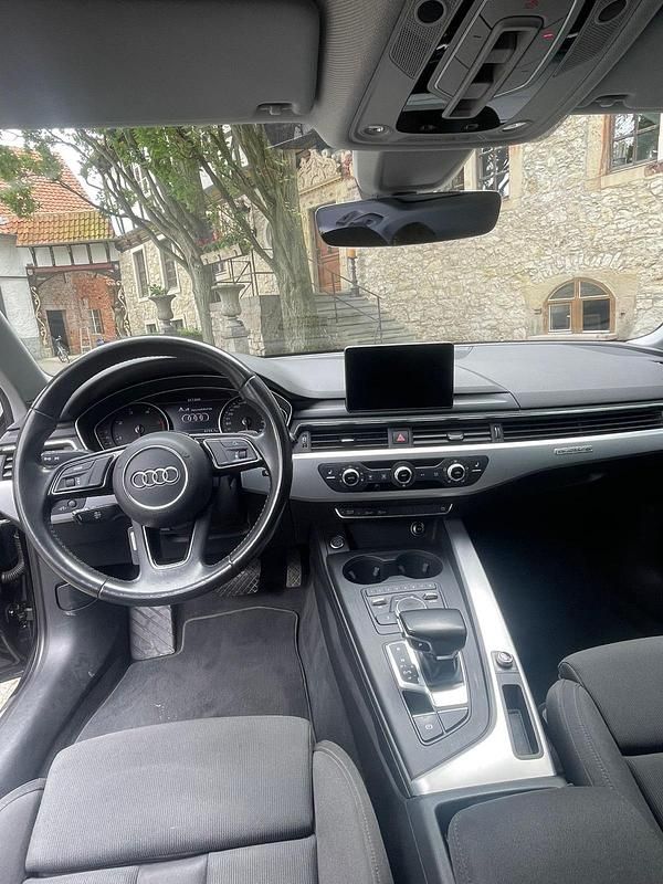 Gebraucht Audi A4 Design 190 PS (139 kW) 2017 Schwarz Kombi