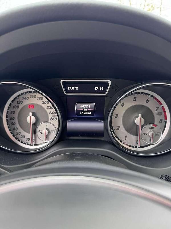 Gebraucht Mercedes CLA200 156 PS (114 kW) 2015 Grau Limousine