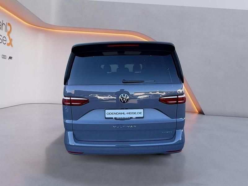 Gebraucht VW Multivan Life 150 PS (110 kW) 2023 Grau Van