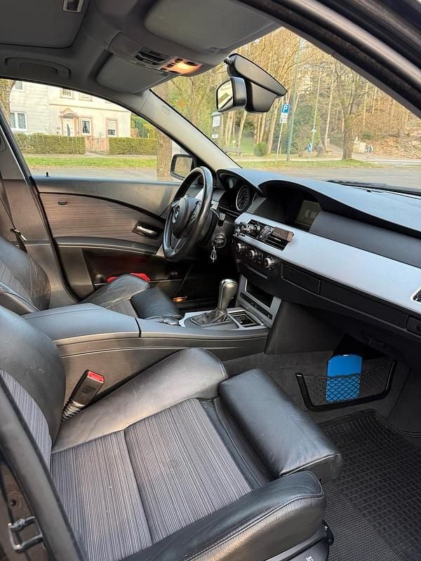 Gebraucht BMW 523 177 PS (130 kW) 2007 Schwarz Limousine