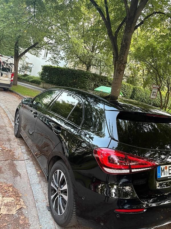 Gebraucht Mercedes A180 136 PS (100 kW) 2019 Limousine