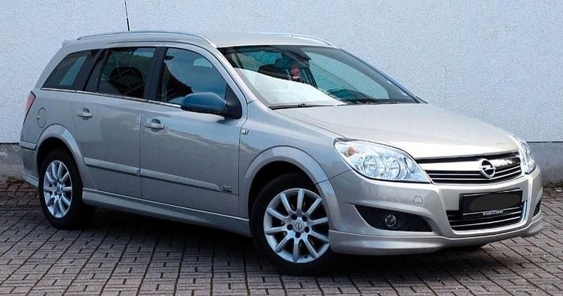 Gebraucht Opel Astra 125 PS (91 kW) 2010 Silber Kombi