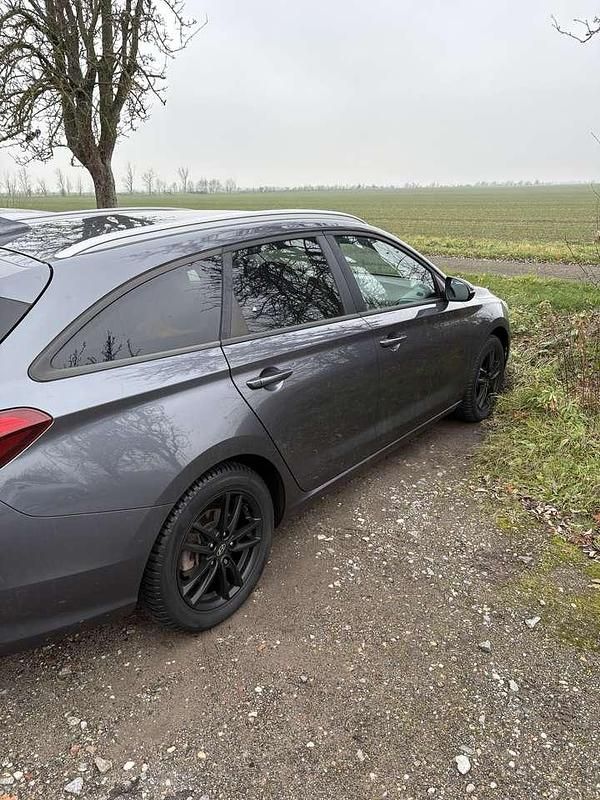 Gebraucht Hyundai i30 YES! 140 PS (102 kW) 2019 Grau Kombi