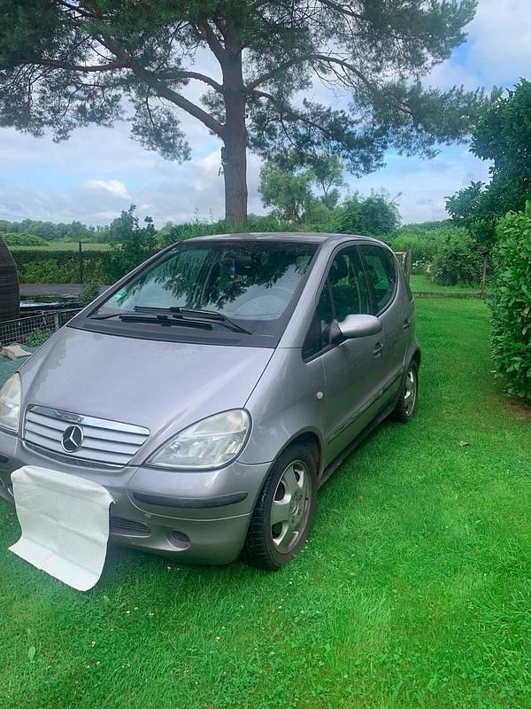 Silber Gebraucht 1999 Mercedes A160 Avantgarde Kleinwagen | 200 € - Bild 1/4