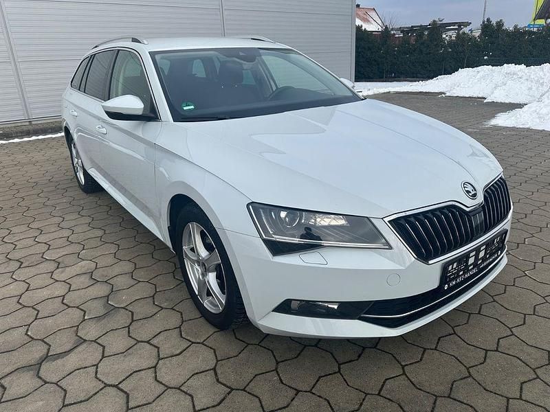 Gebraucht Skoda Superb Style 190 PS (139 kW) 2018 Weiß Kombi