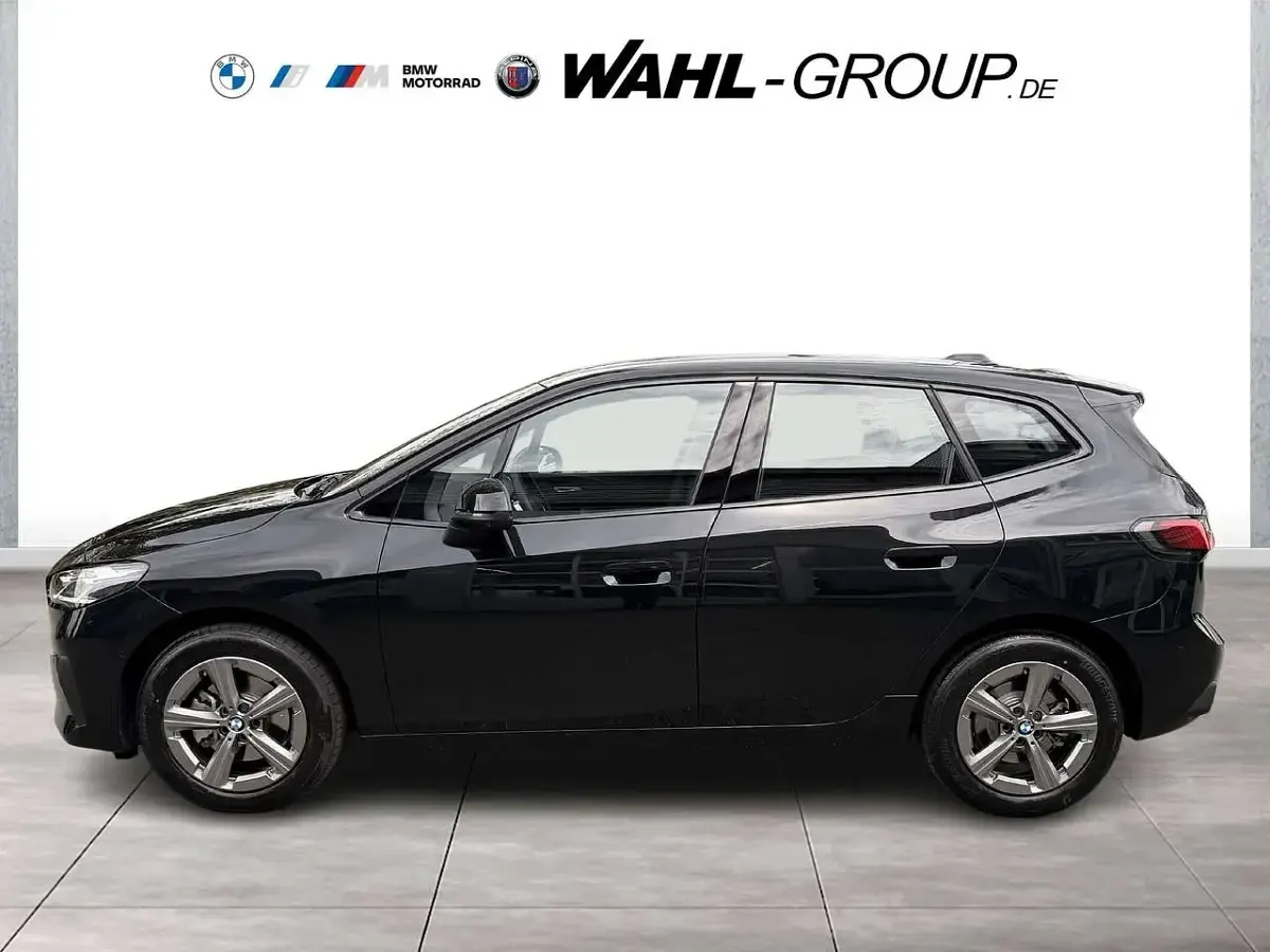 Gebraucht BMW 220 Active Tourer Sport Line 170 PS (125 kW) 2025 Schwarz Van / Kleinbus