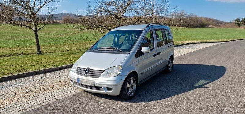 Gebraucht Mercedes Vaneo 102 PS (75 kW) 2003 Silber Van / Kleinbus