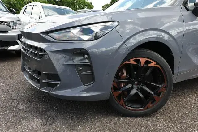 Neu Cupra Terramar VZ 265 PS (194 kW) 2026 Graphene grau graphene grau SUV