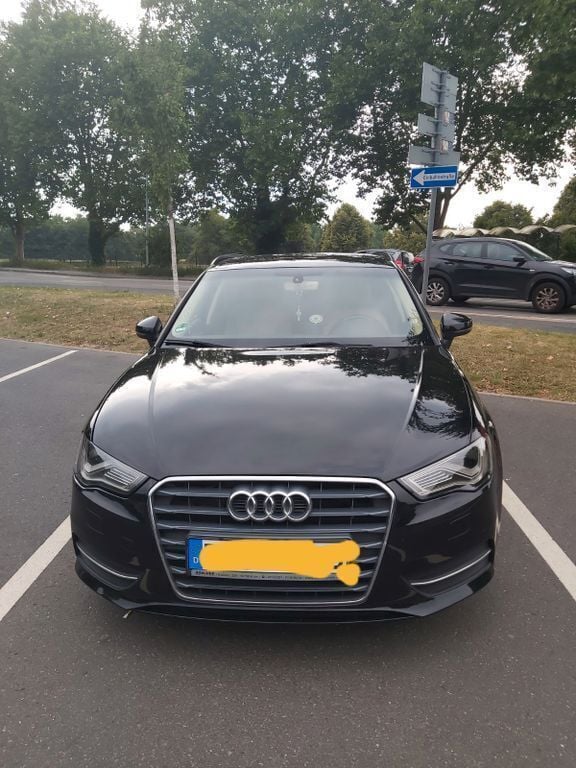 Beige Gebraucht 2015 Audi A3 Ambition Limousine | 9.900 € (Teuer) - Bild 1/4