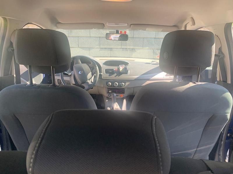 Blau Gebraucht 2010 Renault Mégane III Expression Limousine | 1.800 € (Guter Preis) - Bild 1/4