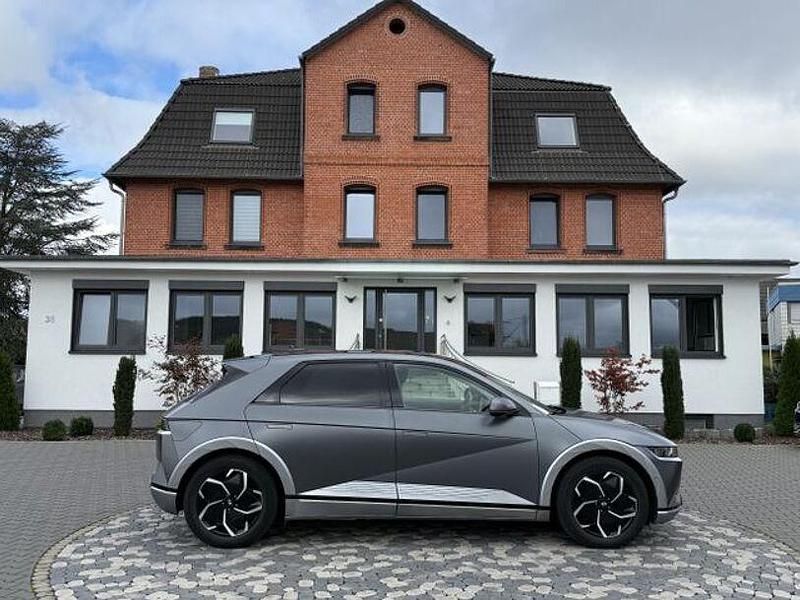 Grau Gebraucht 2021 Hyundai Ioniq 6 Limousine | 28.950 € (Etwas zu teuer) - Bild 1/4