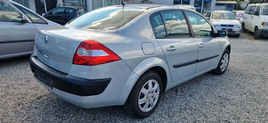 Gebraucht Renault Mégane II Expression 113 PS (83 kW) 2004 Grau Limousine
