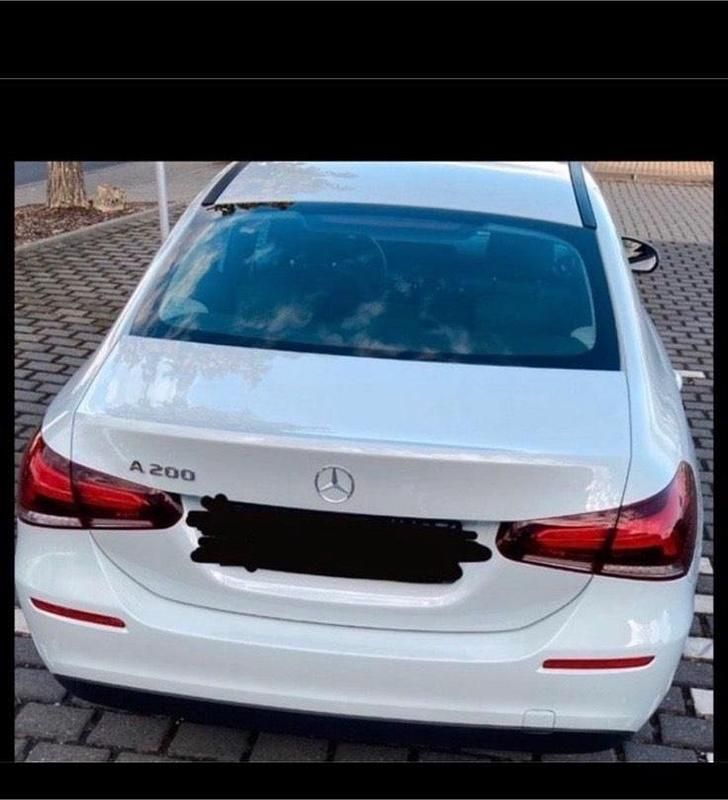 Gebraucht Mercedes A200 163 PS (119 kW) 2019 Weiß Limousine