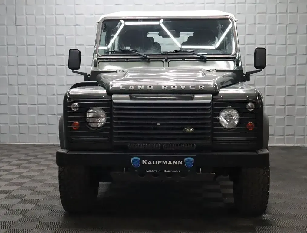 Gebraucht Land Rover Defender 122 PS (89 kW) 2007 Grün Kombi