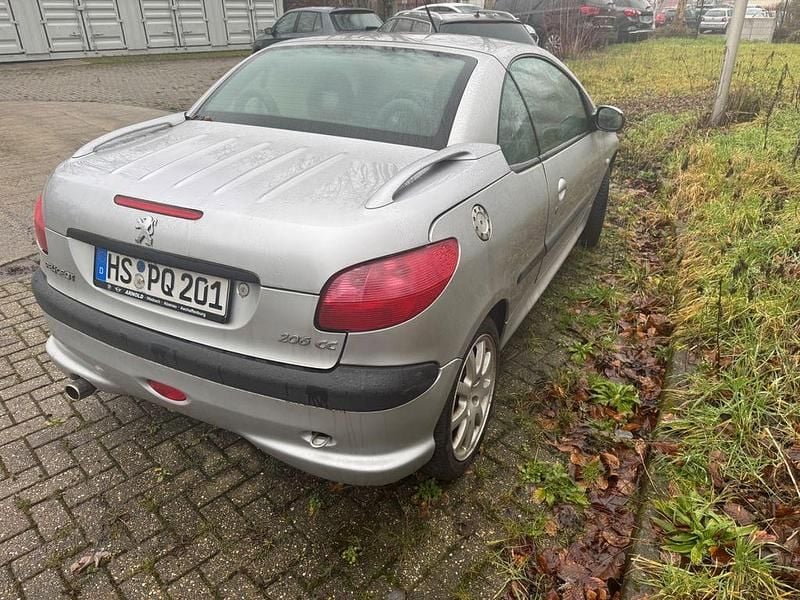 Gebraucht Peugeot 206 CC 136 PS (100 kW) 2001 Silber Cabrio