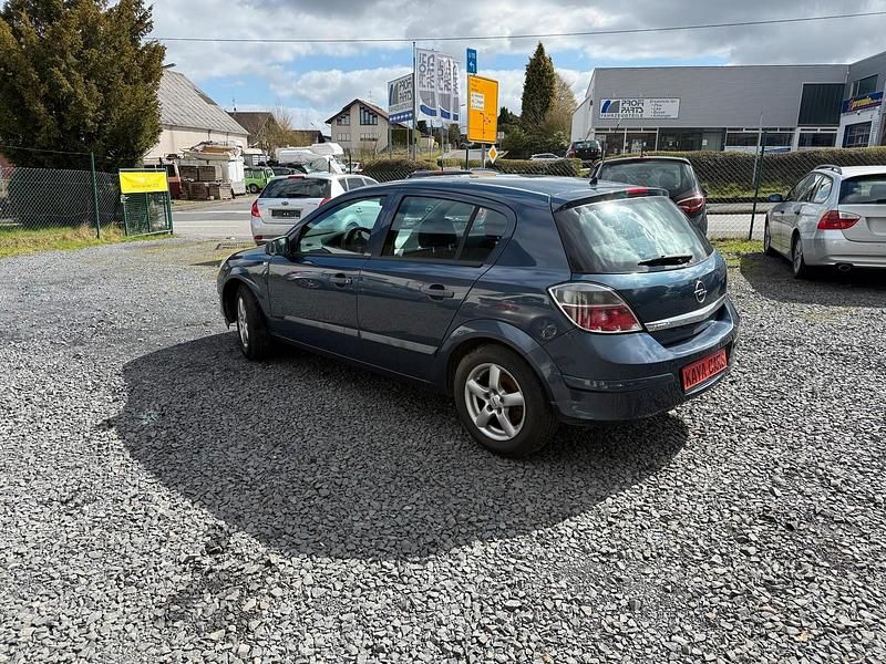 Gebraucht Opel Astra 115 PS (84 kW) 2009 Blau Limousine