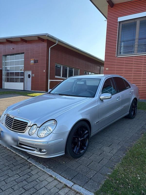 Gebraucht Mercedes E280 177 PS (130 kW) 2004 Silber Limousine