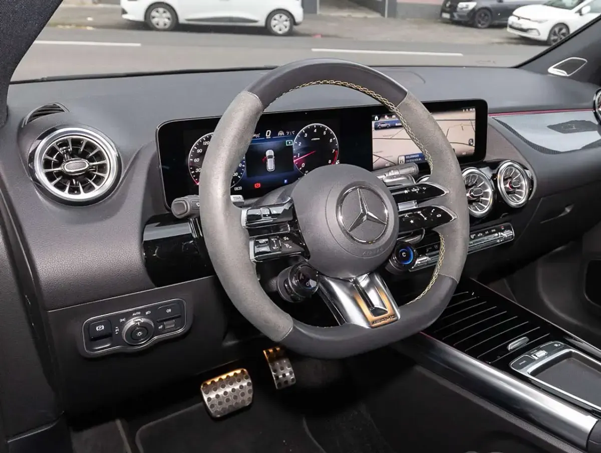 Gebraucht Mercedes GLA45 AMG AMG 421 PS (309 kW) 2024 Metalliclack kosmosschwarz SUV