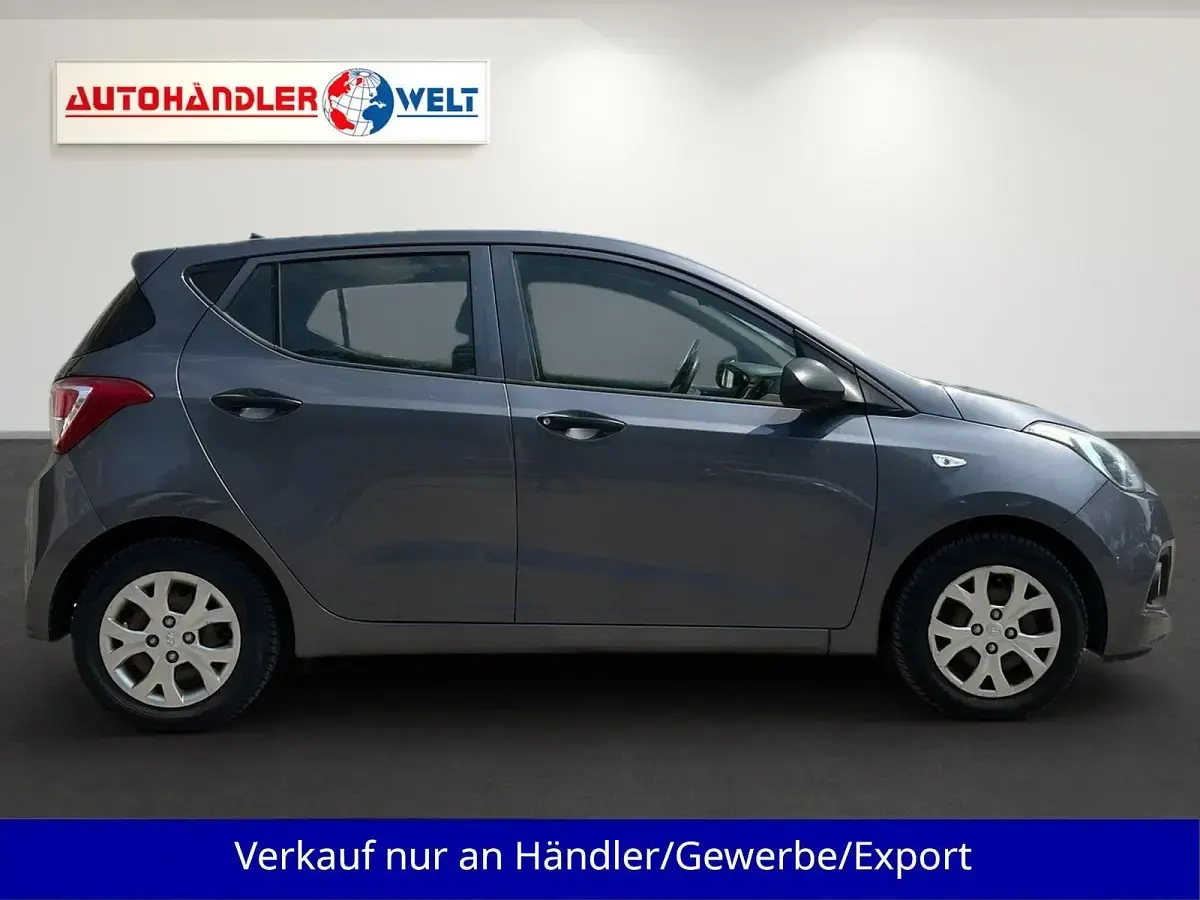 Gebraucht Hyundai i10 67 PS (49 kW) 2014 Grau Kleinwagen