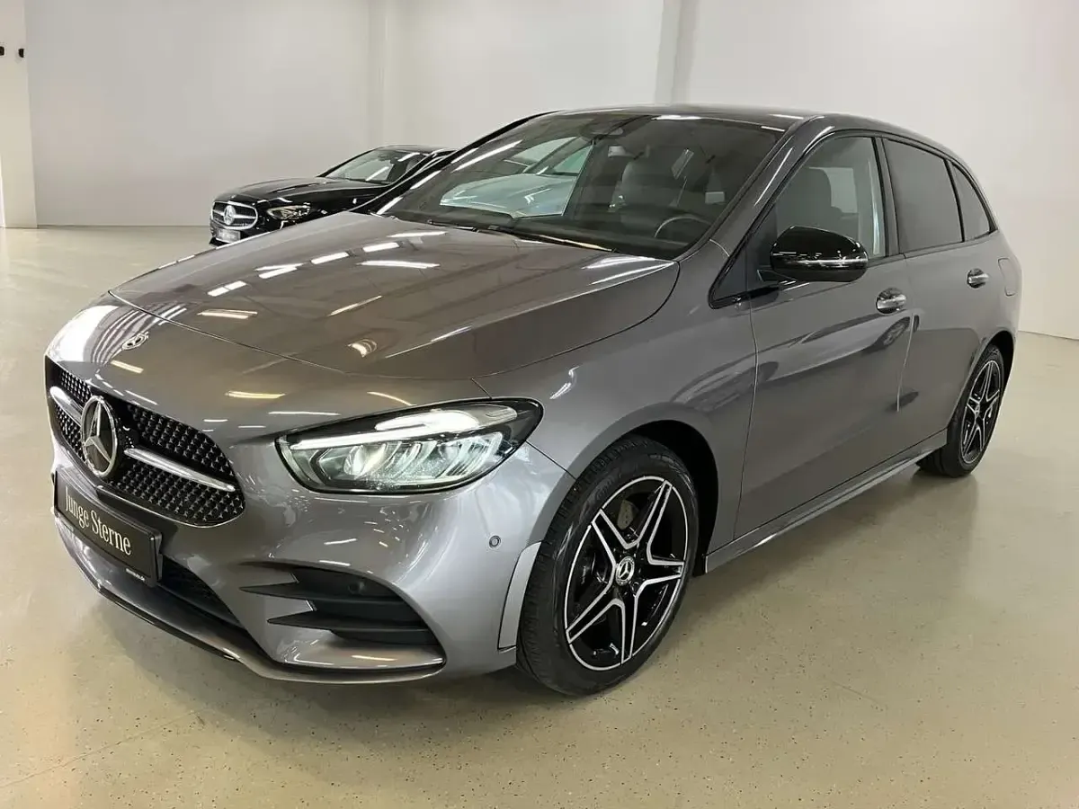 Gebraucht Mercedes B250e AMG line 218 PS (160 kW) 2024 Lack mountaingrau Van / Kleinbus