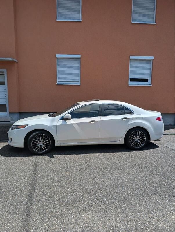 Weiß Gebraucht 2010 Honda Accord Executive Limousine | 8.500 € (Etwas zu teuer) - Bild 1/1