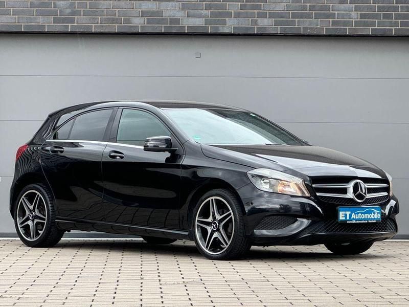 Schwarz Gebraucht 2012 Mercedes A180 AMG line Limousine | 6.990 € (Teuer) - Bild 1/4