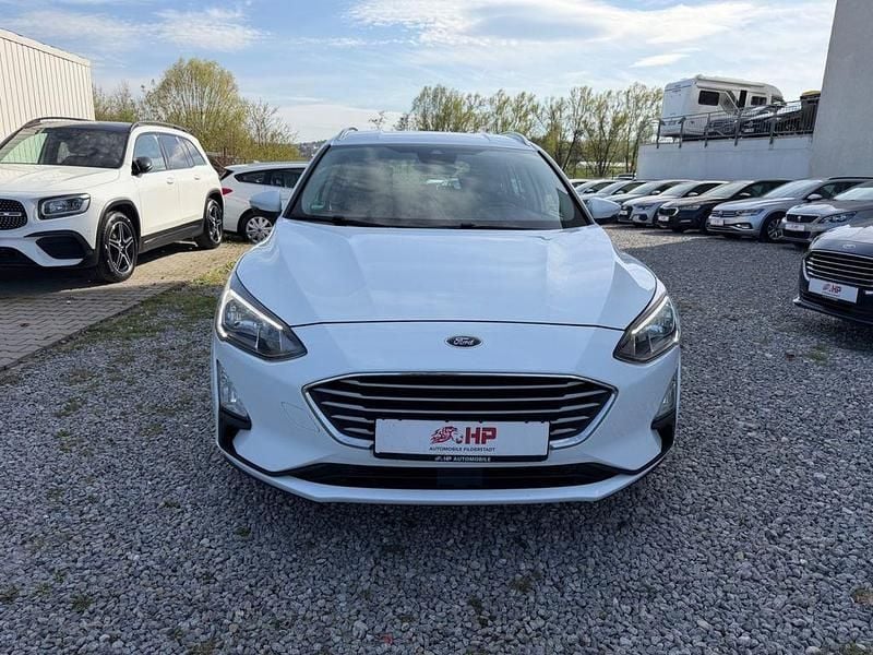 Gebraucht Ford Focus Cool & Connect 95 PS (69 kW) 2020 Weiß Limousine