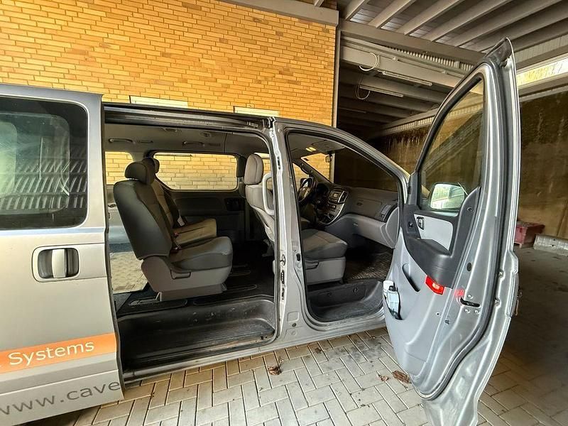 Gebraucht Hyundai H-1 136 PS (100 kW) 2017 Grau Van / Kleinbus