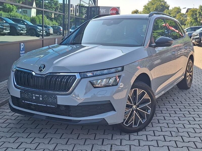 Grau Gebraucht 2021 Skoda Kamiq Dynamic SUV | 24.999 € (Etwas zu teuer) - Bild 1/4