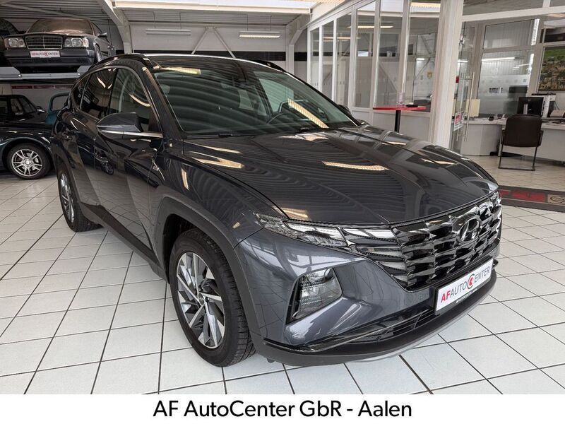 Dark knight / mic Gebraucht 2022 Hyundai Tucson Trend SUV | 23.490 € (Fairer Preis) - Bild 1/4