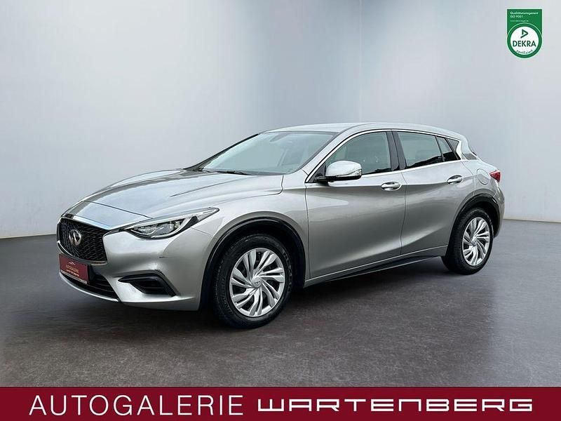Grau Gebraucht 2017 Infiniti Q30 Kleinwagen | 12.980 € (Guter Preis) - Bild 1/4