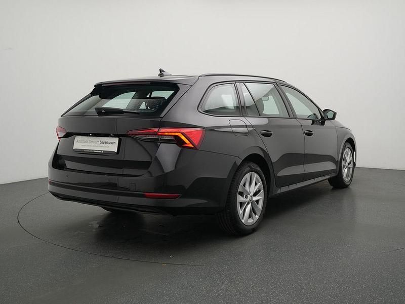 Gebraucht Skoda Octavia Ambition 204 PS (150 kW) 2023 Schwarz / blackmagic (metallic) Kombi