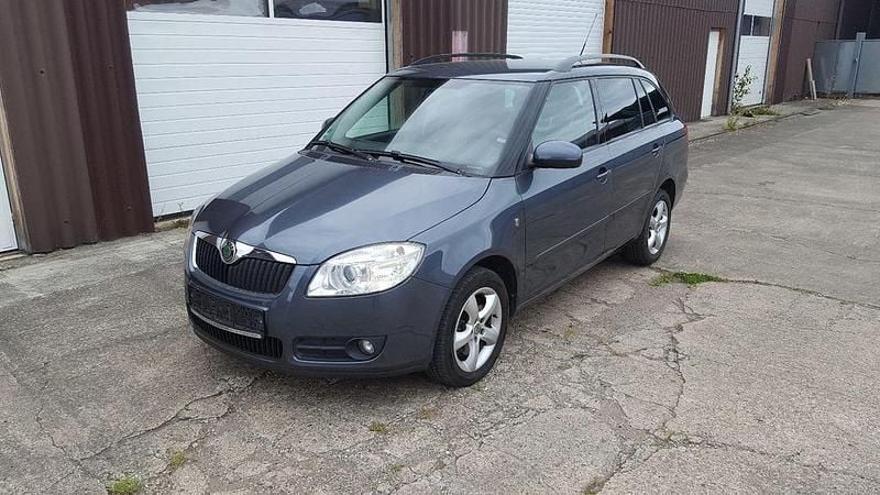 Grau Gebraucht 2009 Skoda Fabia Elegance Kombi | 2.250 € (Fairer Preis) - Bild 1/4