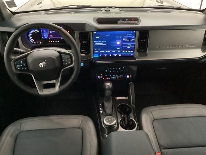 Neu Ford Bronco Outer Banks 334 PS (245 kW) 2026 Grau SUV