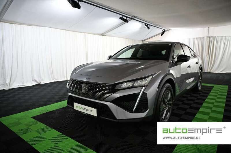 Grau Gebraucht 2024 Peugeot 408 Allure Limousine | 29.990 € - Bild 1/3