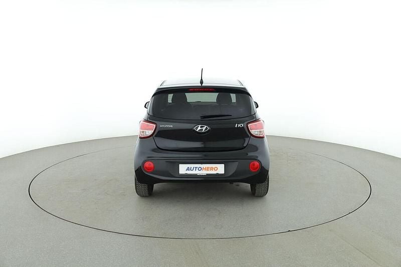 Gebraucht Hyundai i10 Trend 67 PS (49 kW) 2019 Schwarz Kleinwagen