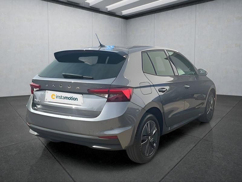 Grau Gebraucht 2024 Skoda Fabia Limousine | 20.049 € (Fairer Preis) - Bild 1/4