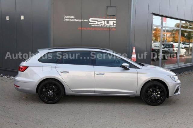 Silber metallic Gebraucht 2017 Seat Leon ST FR Kombi | 28.980 € - Bild 1/4