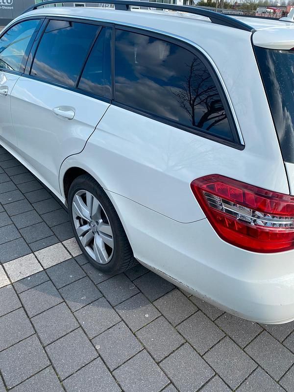 Gebraucht Mercedes E200 136 PS (100 kW) 2010 Weiß Kombi
